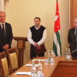 Новости Абхазии :Секретарь Совета безопасности Абхазии Мухамед Килба был представлен вооруженным силам Республики Абхазия