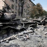 Порошенко призвал прекратить огонь к 9 декабря