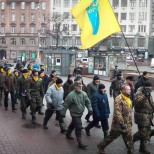 Сотни военных перекрыли центр Киева