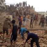 Почти 1500 человек погибли в результате землетрясения в Непале