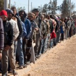 Боевики ИГ едут в Европу под видом беженцев