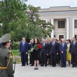 Церемония возложения цветов к Мемориалу Славы прошла в Сухуме