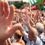 Оппозиция Абхазии требует назвать конкретные именна радикалов,в противном случае информация о подготовке переворота будет расценена как провокация